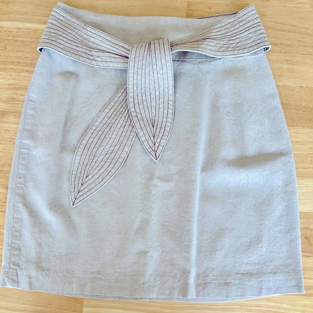 Mid-rise Skirt